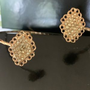 Gold filagree bangle